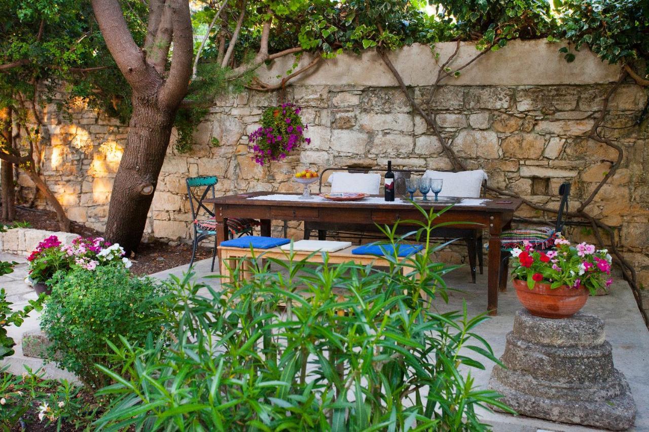 Cecilias Courtyard Malya Exterior foto