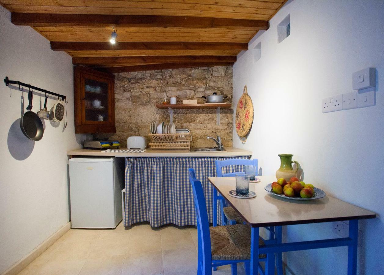 Cecilias Courtyard Malya Exterior foto