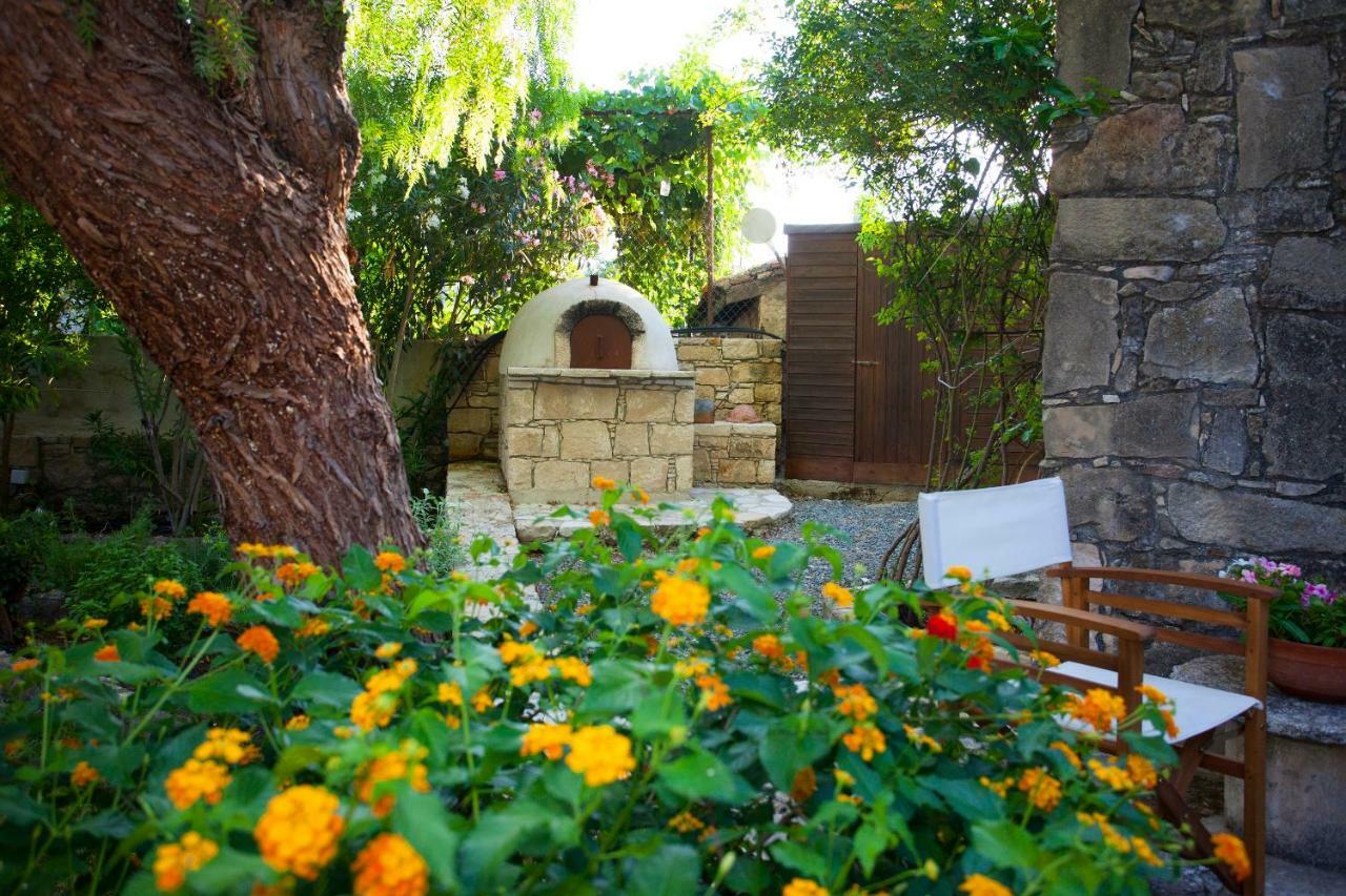 Cecilias Courtyard Malya Exterior foto